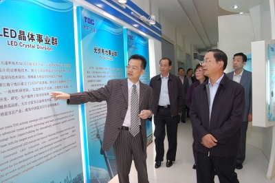 2011年，國家商務(wù)部副部長蔣耀平視察天通